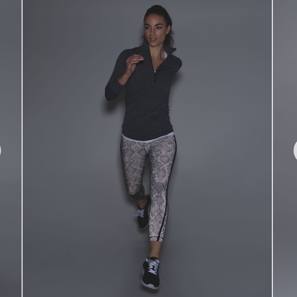 Lululemon Pace Tight Full-On Luxtreme Lights Out
Black Ravish Reptile Silver - Picture 1 of 11